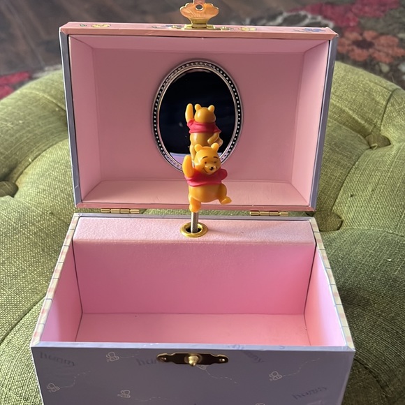 Vintage Kreisler Disney Winnie The Pooh jewelry Music Box. - Picture 3 of 4